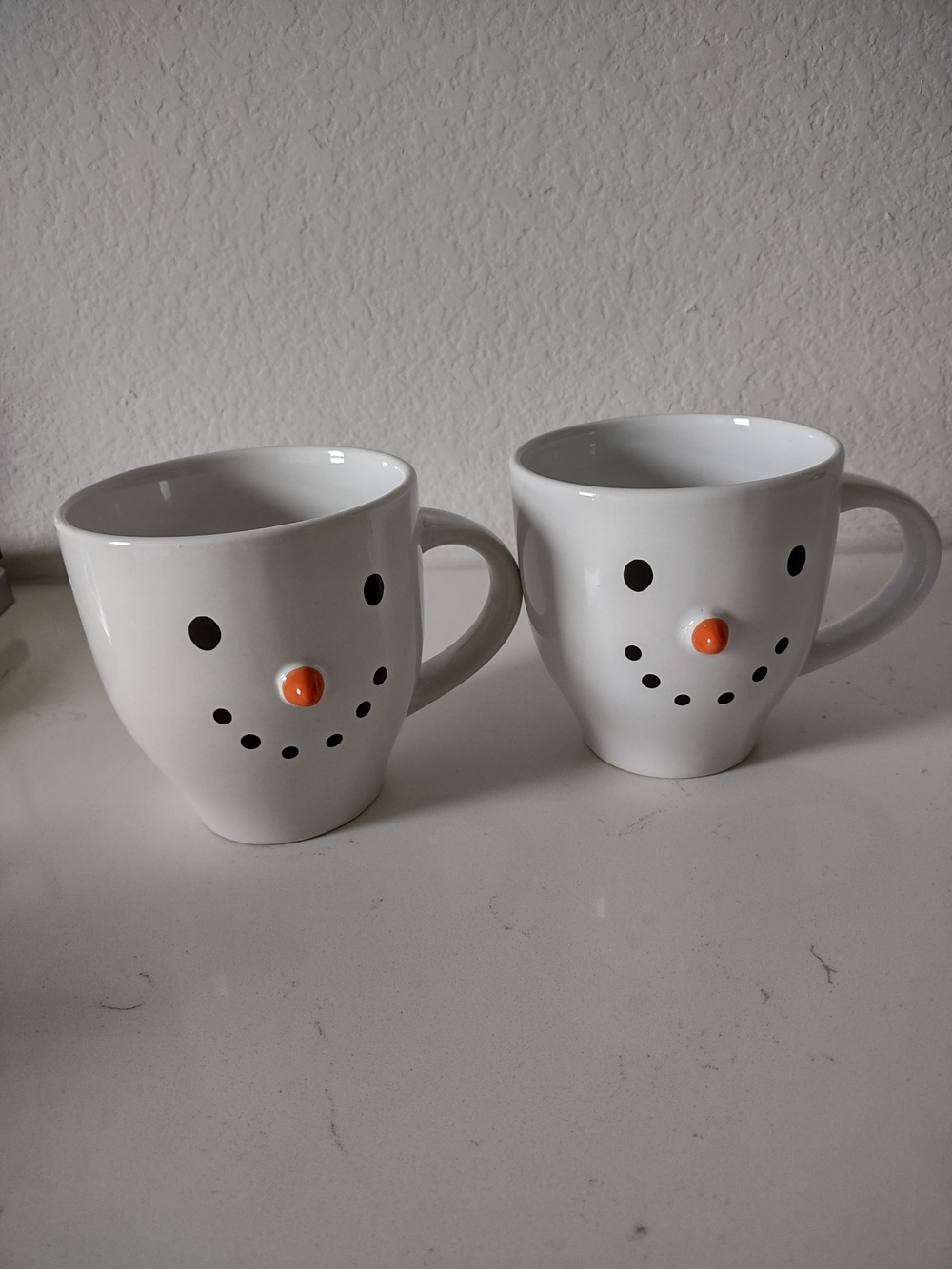 Royal Norfolk White Snowman Ceramic Mugs with Orange Nose - Pair